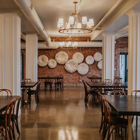 Hatchery Hotel & Event Center La Crosse Bagian luar foto