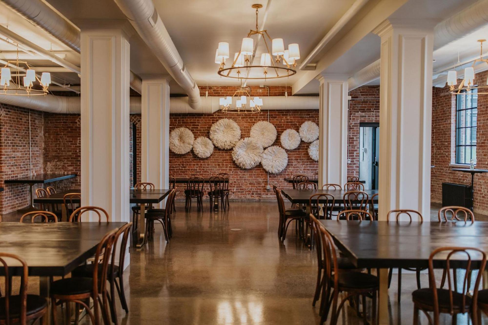 Hatchery Hotel & Event Center La Crosse Bagian luar foto