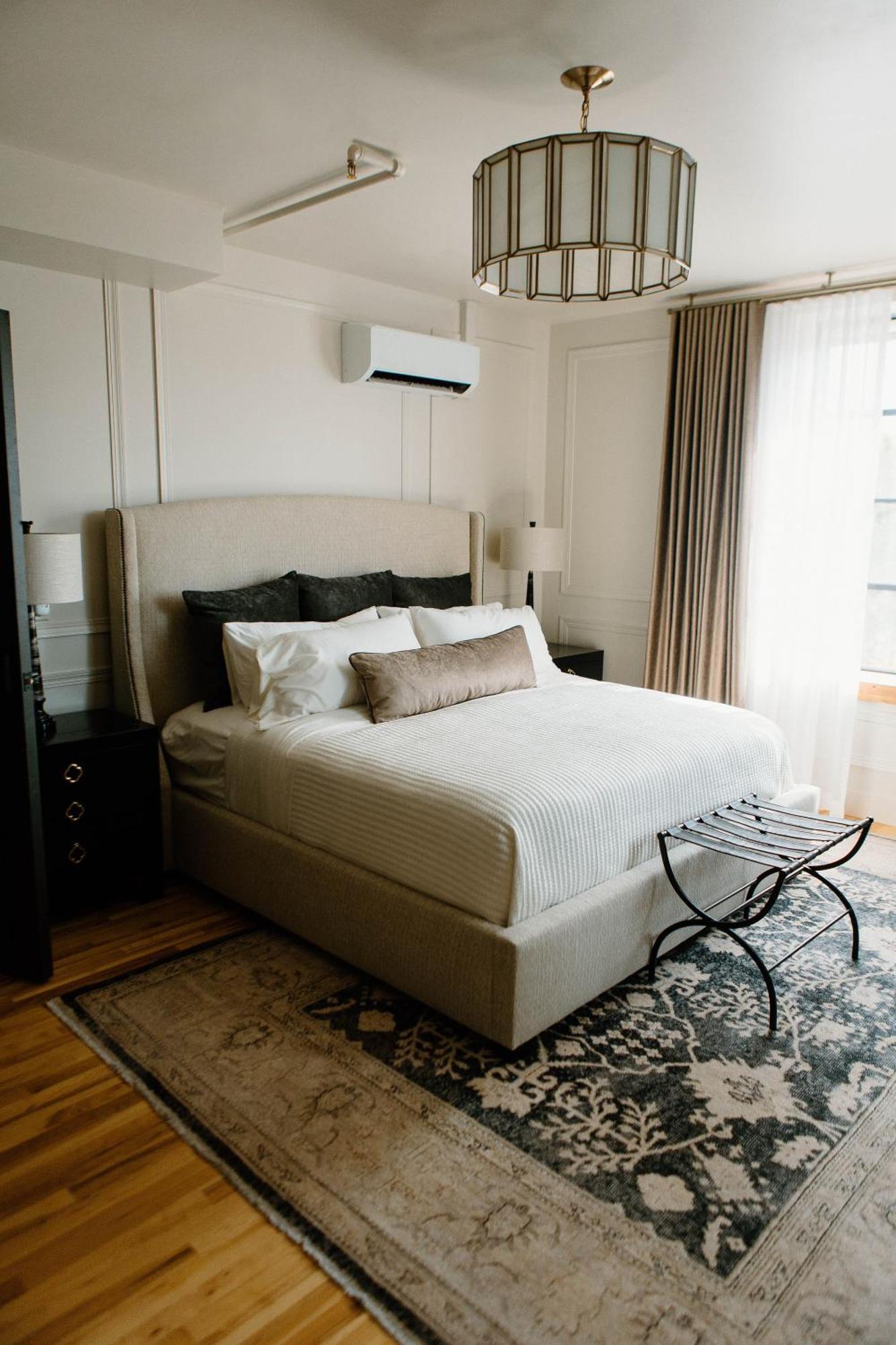 Hatchery Hotel & Event Center La Crosse Bagian luar foto