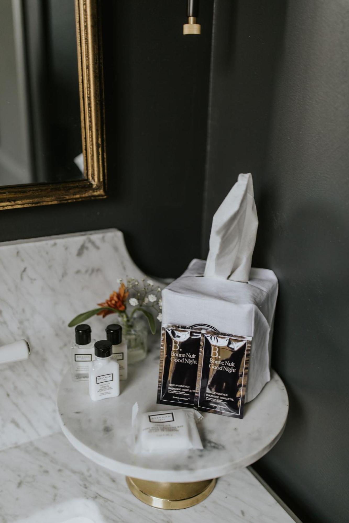 Hatchery Hotel & Event Center La Crosse Bagian luar foto