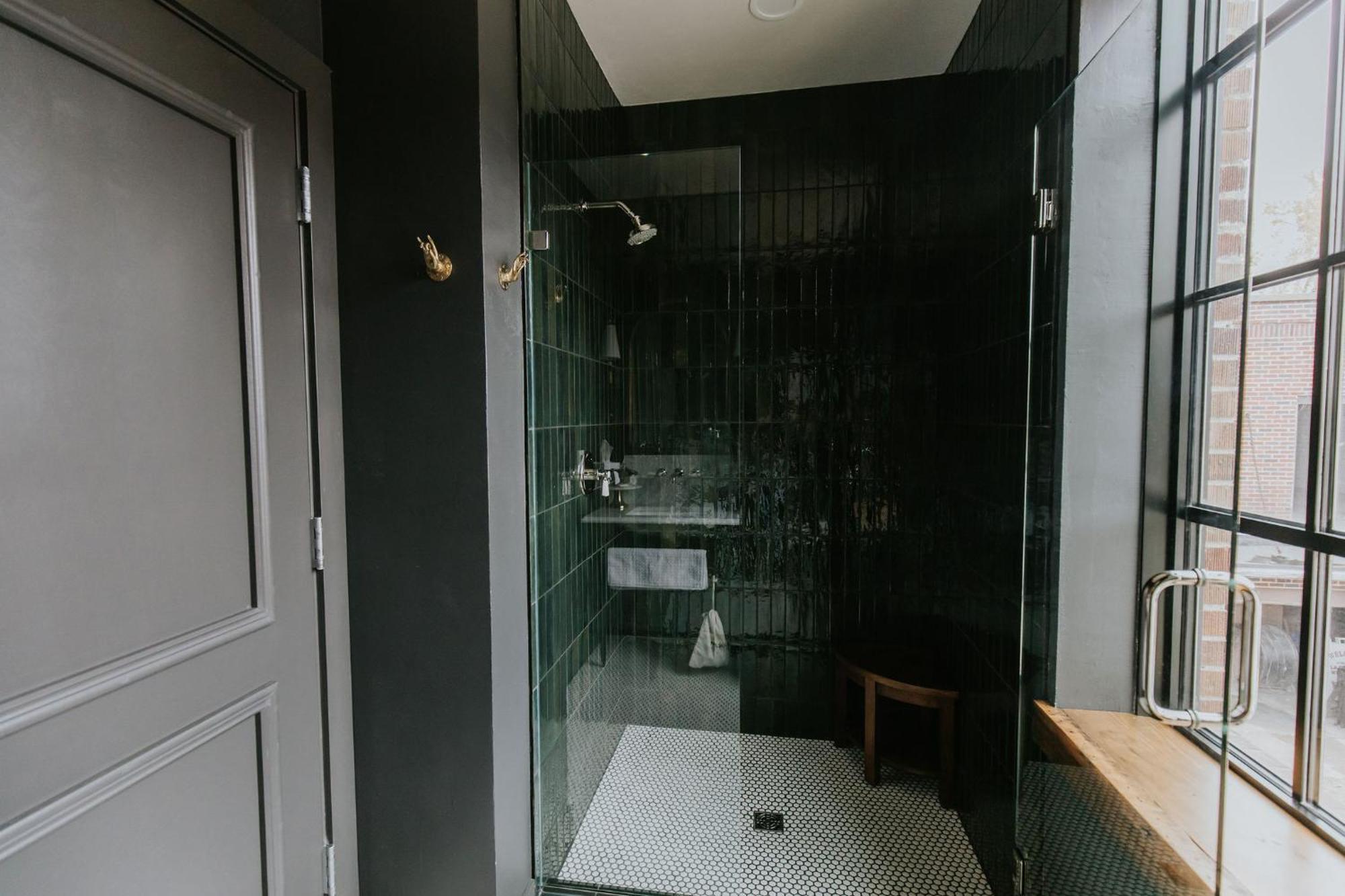 Hatchery Hotel & Event Center La Crosse Bagian luar foto